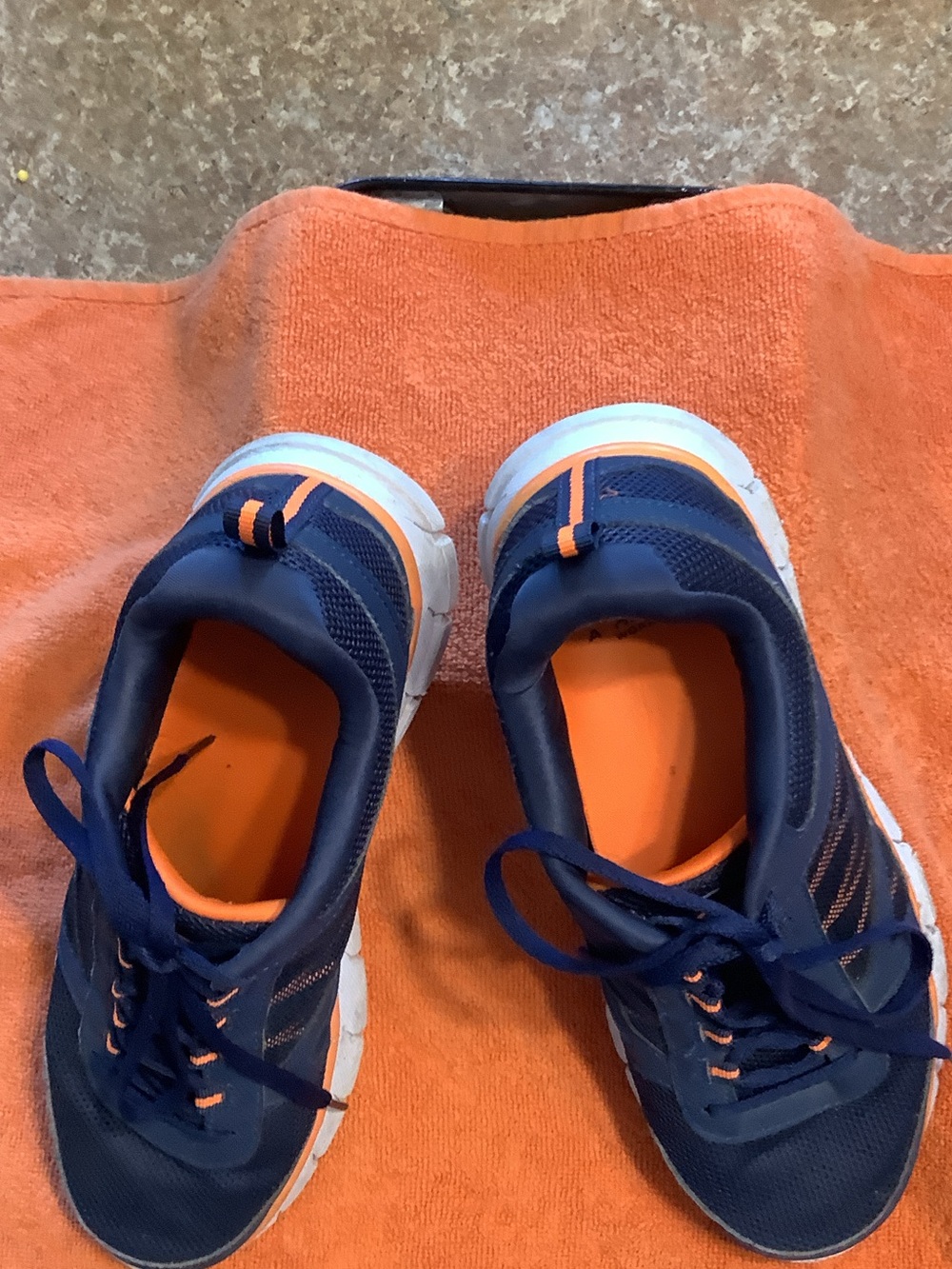 MENS NAVY AND ORANGE ATHLETIC SNEAKERS